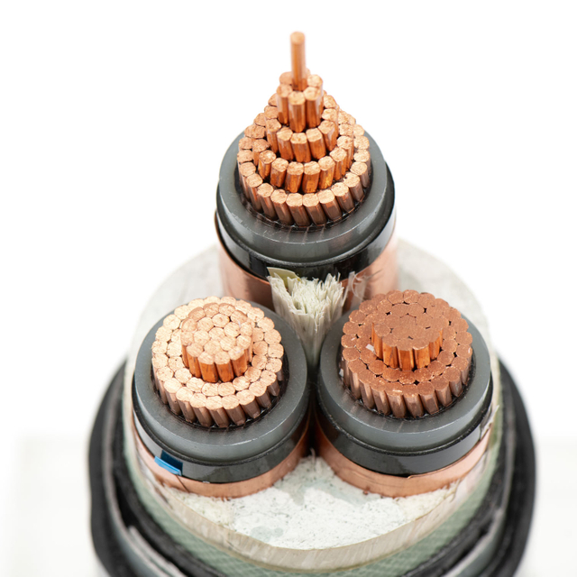 Усовершенствованное среднее напряжение xlpe Изолированное силовое кабель с обширкой из ПВХ для рейтингов 3,6-6 кВ и 26-35 кВ.